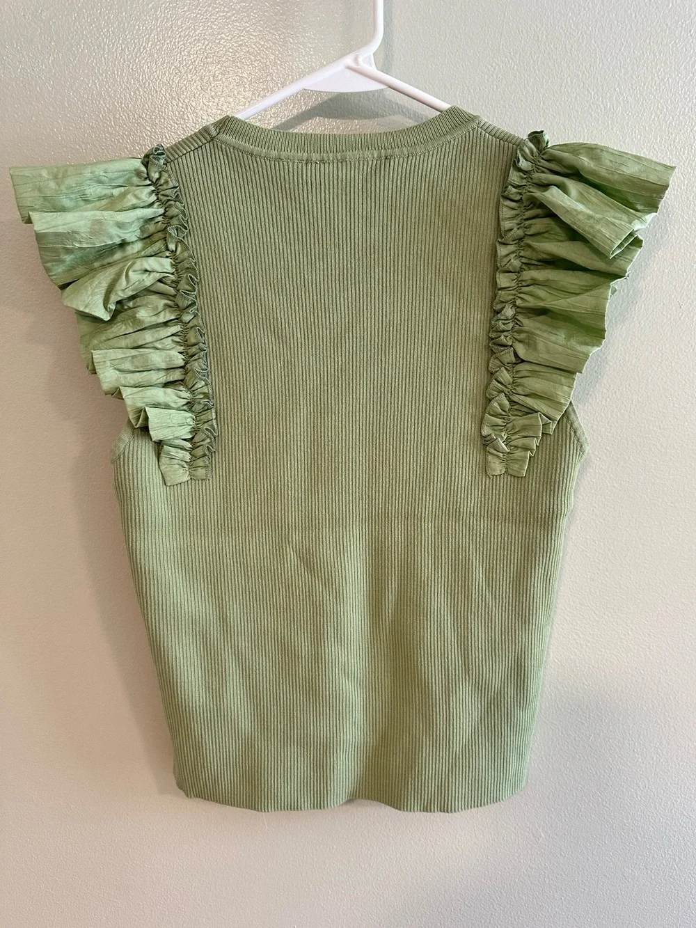 T Tahari sleeveless ribbed